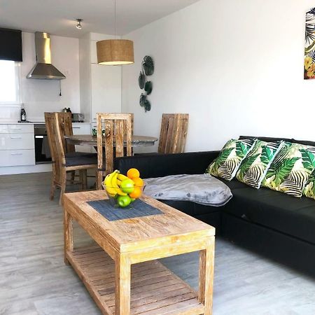 Apartmán Sea Breeze With Shared Pool And Near The Beach Costa Teguise Exteriér fotografie