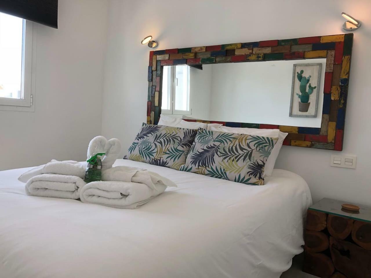 Apartmán Sea Breeze With Shared Pool And Near The Beach Costa Teguise Exteriér fotografie