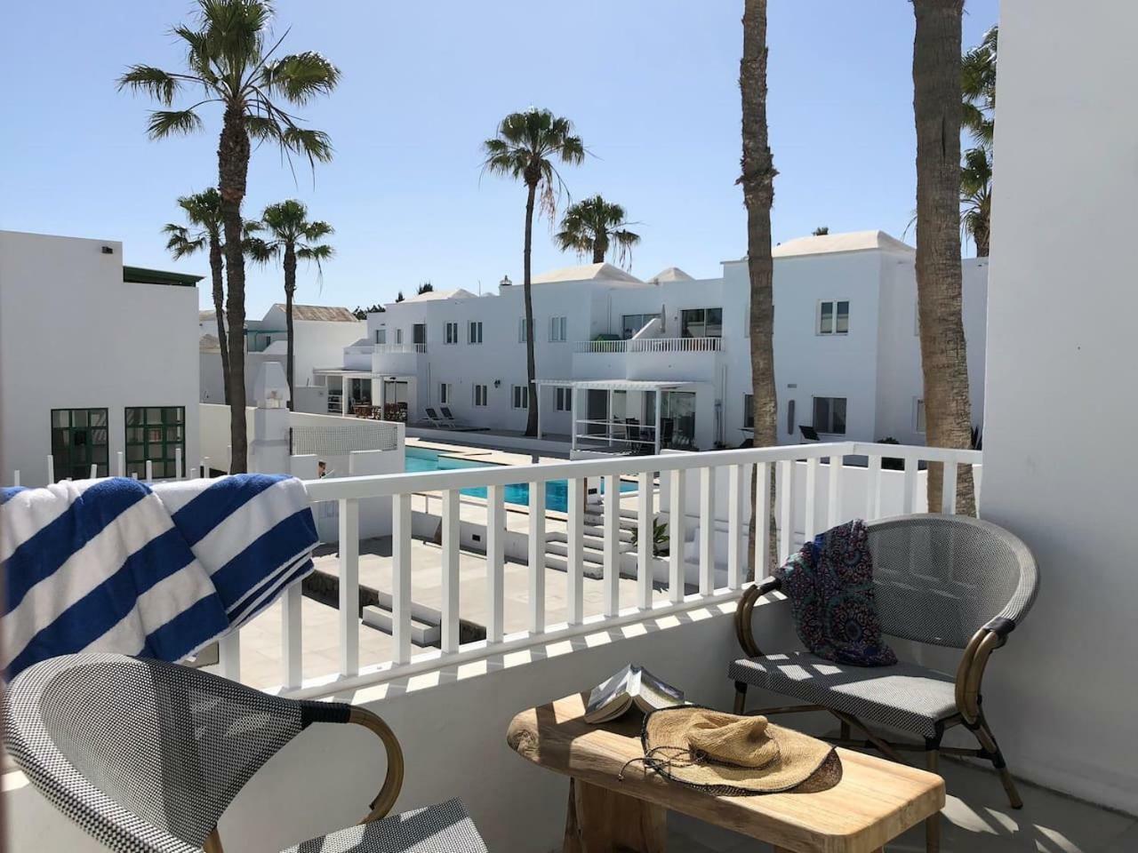 Apartmán Sea Breeze With Shared Pool And Near The Beach Costa Teguise Exteriér fotografie