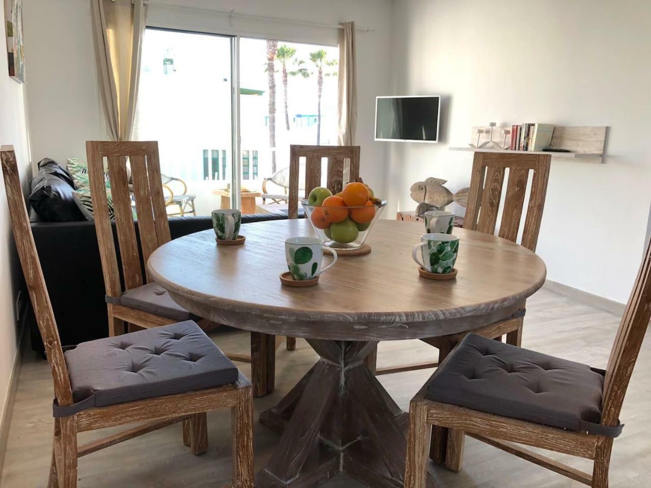 Apartmán Sea Breeze With Shared Pool And Near The Beach Costa Teguise Exteriér fotografie
