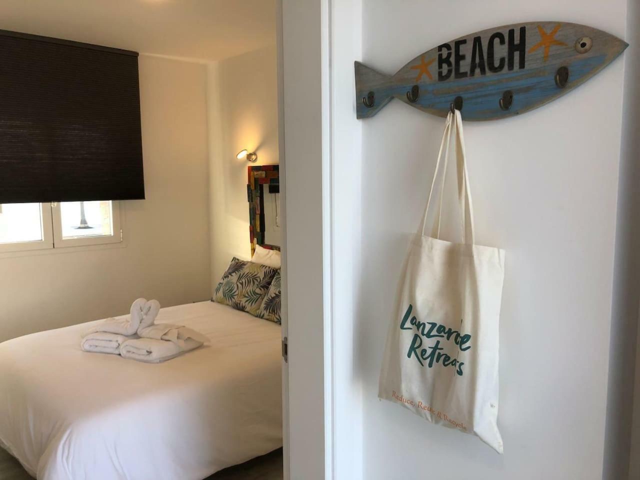 Apartmán Sea Breeze With Shared Pool And Near The Beach Costa Teguise Exteriér fotografie