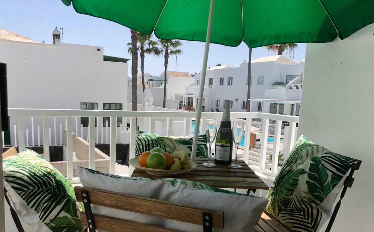 Apartmán Sea Breeze With Shared Pool And Near The Beach Costa Teguise Exteriér fotografie